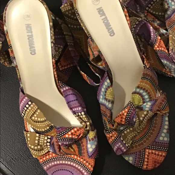 Hot Tomato Women’s Strappy Heel Sandals - Picture 3 of 10